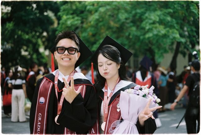 Outdoor Graduation Party ideas, orama photo booths